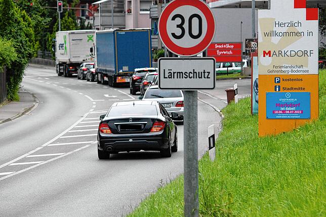 Der östliche Stadteingang bei der Esso-Tankstelle: Hier beginnt das Tempo 30 quer durch die Stadt.