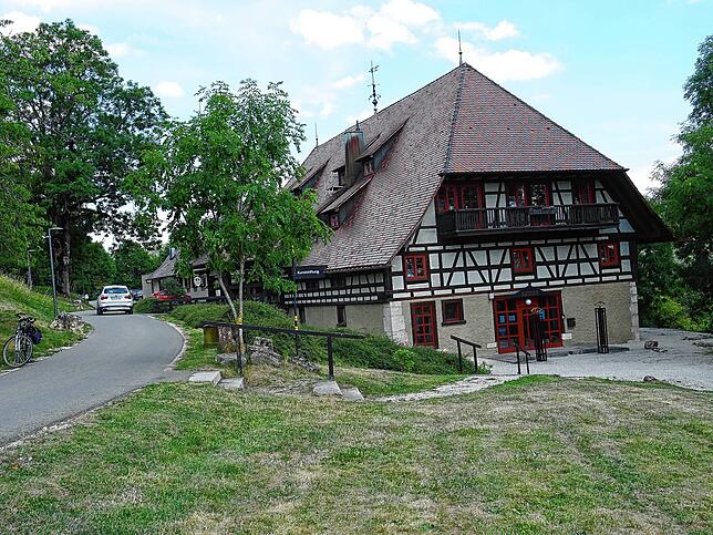 Das Museum befindet sich auf dem Hohenkarpfen in Hausen ob Verena.