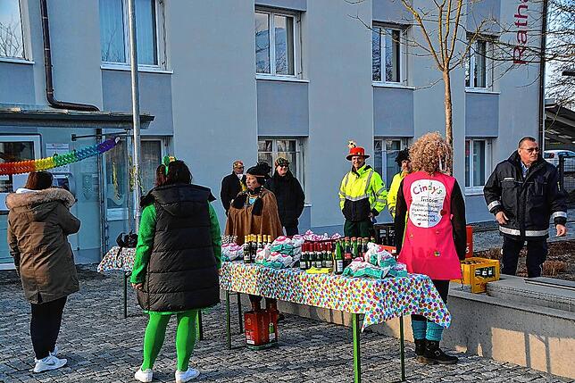 Bild 4: Fotos vom Rathaussturm Uhldingen-Mühlhofen