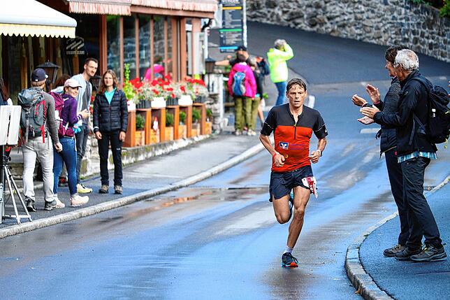 Benedikt Hoffmann kurz vor der 35-Kilometer-Marke beim Jungfrau-Marathon in Wengen. Es war das letzte Flachstück, bevor es bis zum ...