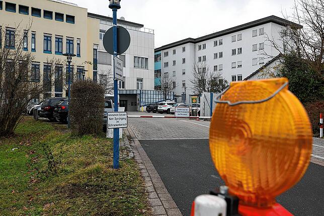 Eine Baustelle wird am Radolfzeller Krankenhaus vermieden. Der GLKN wird die Klinik im Sommer ganz schließen und die Betten nach Singen ...
