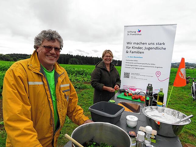 Bild 1: Bilder vom „Tag des offenen Ackers“ von Baarfood