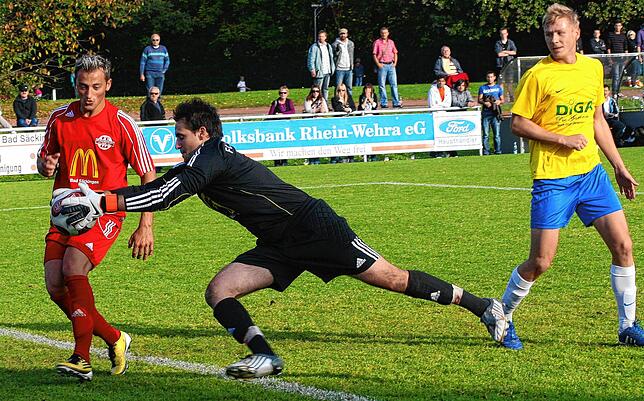 Bild 10: Schnappschüsse aus der Bezirksliga-Saison 2010/2011