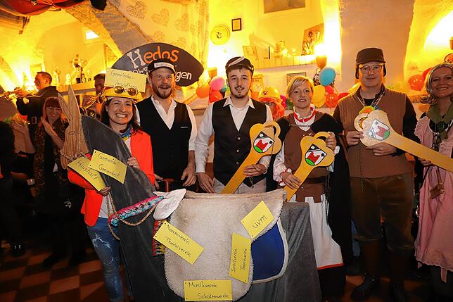 Nach der Machtübernahme: Alexandra Kipp, Pascal Amann, Maurice Amann, Anette Trost, Markus Dittmer und Anette Schatz (von links).