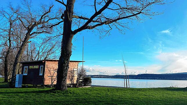 Noch wird hier nicht gebadet, doch die Badesaison rückt immer näher: Das Strandbad auf der Mettnau.