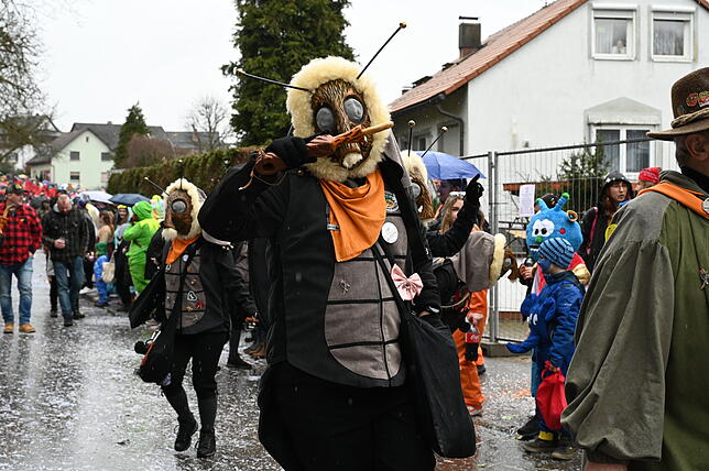 Bild 18: Die schönsten Bilder vom Fasnachtsumzug in Schwerzen: So feiern die Narren trotz Nieselregen