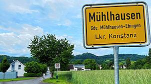 Ein Ortsschild der Gemeinde Mühlhausen. Der Ort hatte 1945 mit den Folgen des Krieges zu kämpfen.