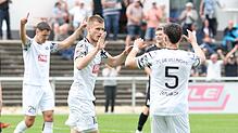Villingens Torjäger Marcel Sökler (mitte) und seine Teamkollegen müssen zum Regionalliga-Auftakt nach Hessen reisen.