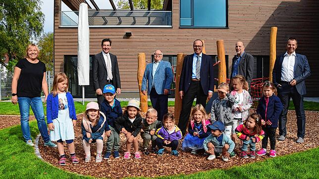 Während sich die Kinder der Gruppe &bdquo;Birkentrolle&ldquo; bereits gut in der neuen Kita am Buchberg eingelebt haben, freuen sich ...