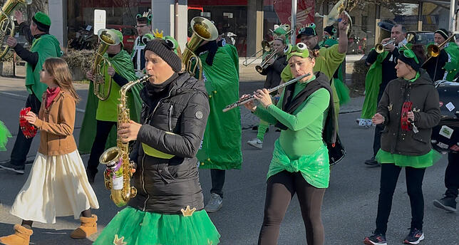 Bild 7: Bermatingen: Die Bilder-Highlights des ausgelassenen Umzugs und der Narrenolympiade!