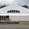 Die Notunterkunft Leichtbauhalle auf dem Festgelände Talwiese in Arlen soll bis Ende des Jahres stehen. Die Gemeinde sucht Lösungen.