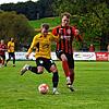 Eine Szene aus dem Hinspiel, das die Gutmadinger (links Tobias Kienzler) gegen Königsfeld (Maurice Fosse) mit 3:0 gewannen.