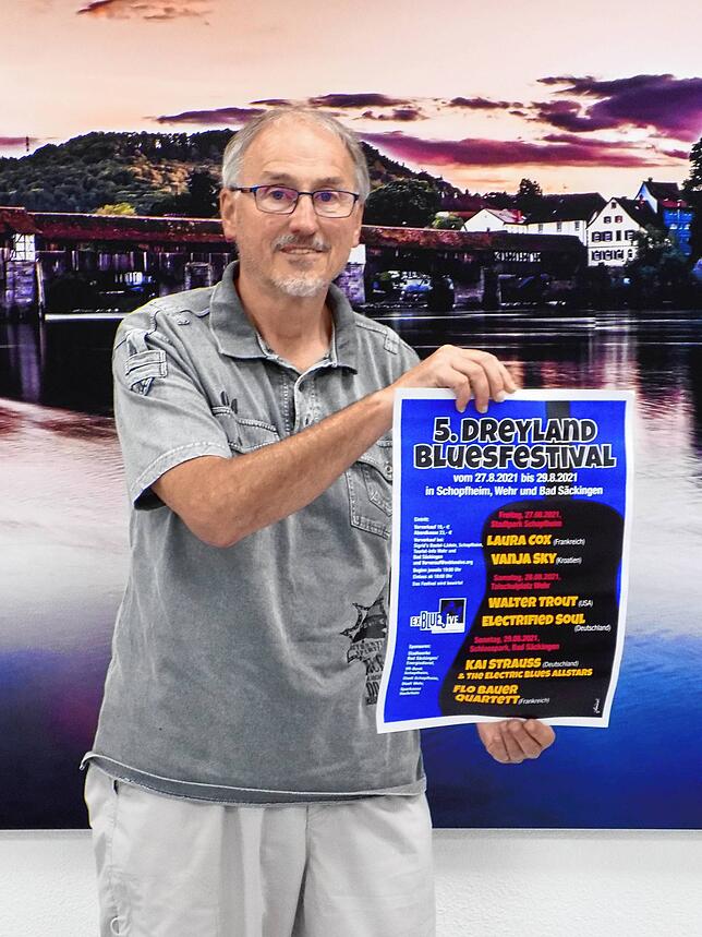 Bluestime mit dem 5. Dreyland-BluesfestivalEnde August. Im Bild Manfred Bockey vom Schopfheimer Verein „Jazz and Blues Südbaden ...
