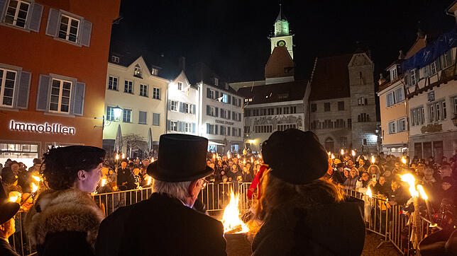 Bild 10: In Überlingen beerdigen Narren die fünfte Jahreszeit mit einem grandiosen Höhepunkt!
