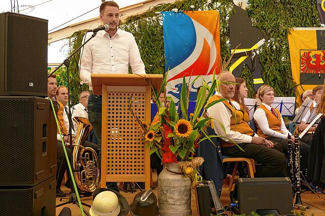 Bild 21: Behla feiert seine Feuerwehr für 100 Jahre uneigennützigen Einsatz und Dienst am Nächsten