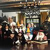 1992: Das Gruppenfoto mit den Tiengener Fasnachtsfiguren wie den Schnurrewybern (links), den Katzenröllis (hinten links) und den Henkern ...