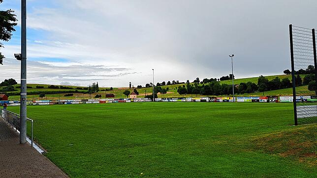 Normal trainiert hier der Landesliga-Aufsteiger des SV Aasen. Jeden Sommer kicken auf dem Trainingsgelände vor dem Aasener Ortseingang ...