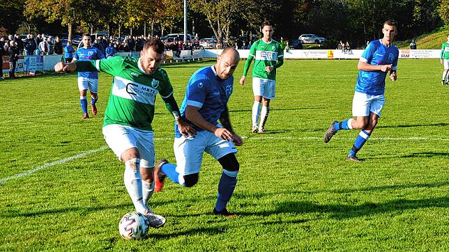 Das Spitzenduell FC Hüfingen gegen TuS Blumberg war eines der Highlights in der ersten Saisonhälfte der Kreisliga B 2. Fast 500 ...