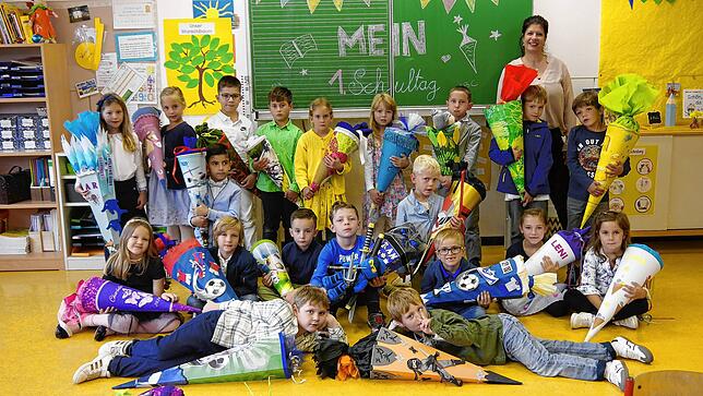 Überlingen Burgbergschule, Klasse 1b mit ihrer Klassenlehrerin Sabine Schöllhorn