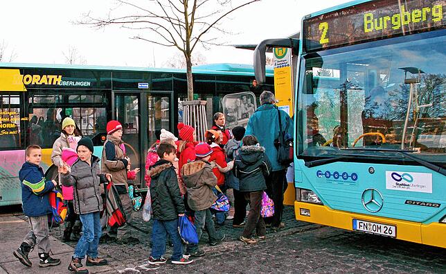 Derlei Gedränge wäre derzeit undenkbar. Auch beim Stadtbus brachen die Einnahmen des Betreibers im laufenden Jahr merklich ein.
