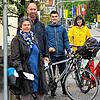 Hier darf der Fußweg auch von Radfahrern genutzt werden &ndash; muss aber nicht. Die Brüstung der Brücke ist allerdings noch nicht hoch ...