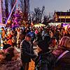 Bei der Premiere gut besucht: Der erste Weihnachtsmarkt am Hafen in Moos.