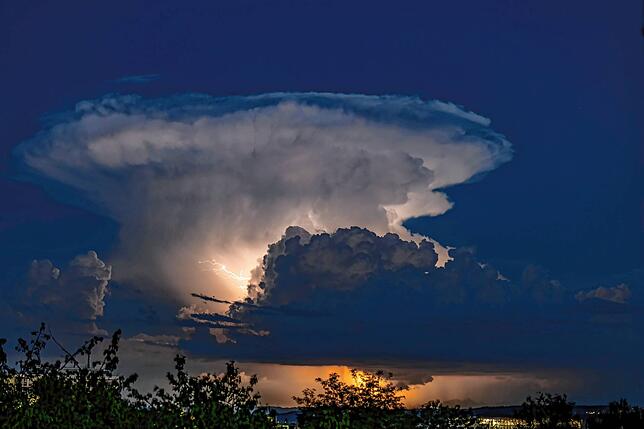 Einige Zeit lang stand die Wolke über dem Bodensee.
