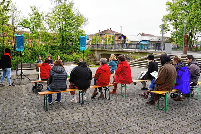 Bei trübem Wetter geht es am Brigachufer um das Klima und was die Stadt tun kann, um in Sachen Klimaschutz schneller und effizienter zu ...