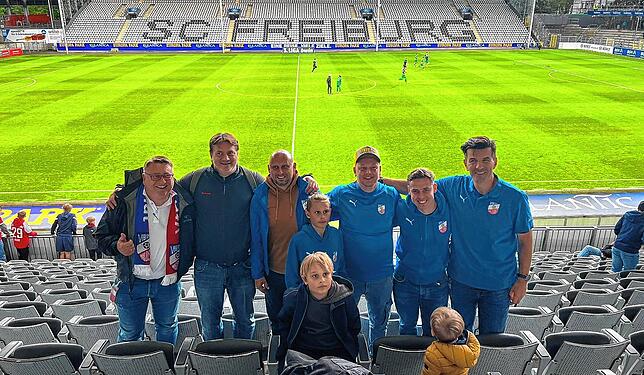 Stadion-Besuch: Eine Delegation des VfB Waldshut war zu Gast beim SC Freiburg im Europapark-Stadion. Grund des schönen Ausflugs in den ...