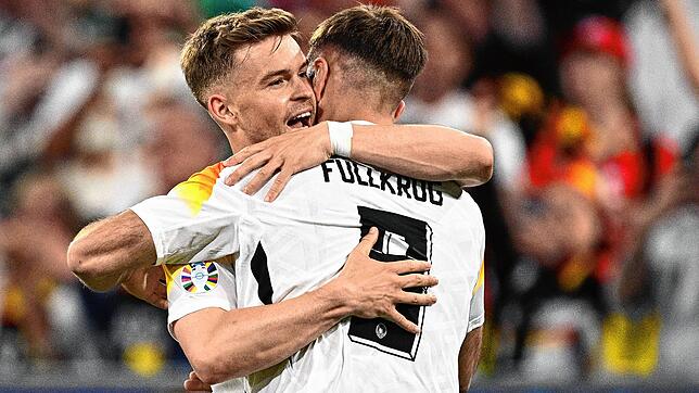 Ein Traumstart für die DFB-Elf in die Heim-EM. Deutschlands Niclas Füllkrug (rechts) jubelt mit Maximilian Mittelstädt nach seinem Tor ...