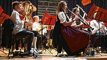 Mit anspruchsvollem Spiel zeigt die Jugendkapelle des Musik- und Trachtenvereins Neuhausen ihr Können. Bild: Werner Müller