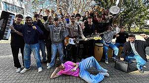 Die „Class of Rock“ des Gymnasiums am Romäusring in Villingen hofft auf neue Instrumente, um richtig gut Musik machen zu können.