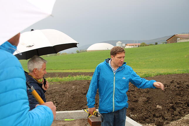 Ortsvorsteher Christoph Martin (rechts) im Gespräch mit Gerhard Hauser.