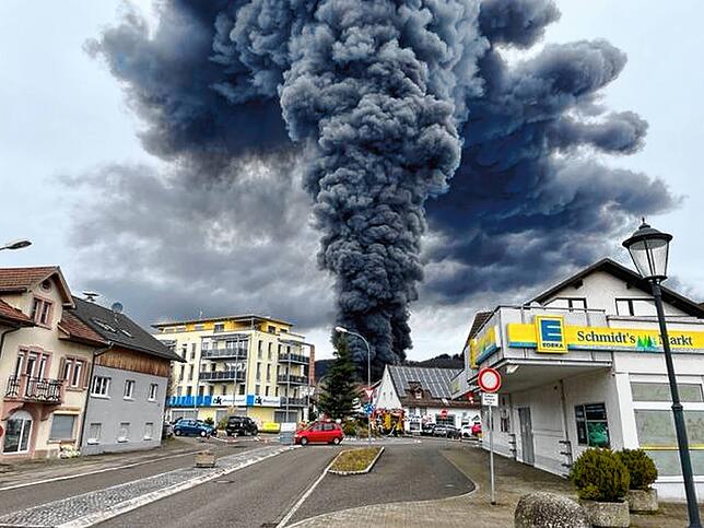 Bild 13: Bilder vom Großbrand in Wehr