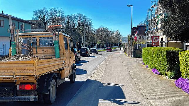 (Archivbild) Auf der Wollmatingerstraße in Richtung Fürstenbergstraße ist ein am Mittwochabend, 19. März, ein E-Scooterfahrer unterwegs. ...