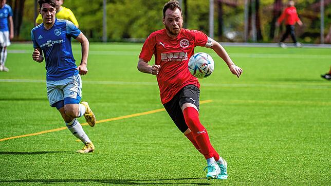 Von Null-Acht zu Null-Acht: Eigengewächs Nico Erhardt (27) verlässt den FC 08 Bad Säckingen und spielt künftig für die U23 des SV 08 ...