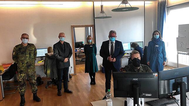 Bei der Nachverfolgung der Corona-Kontaktpersonen kann sich der Landkreis Tuttlingen auf Soldaten der Bundeswehr stützen. Der ...