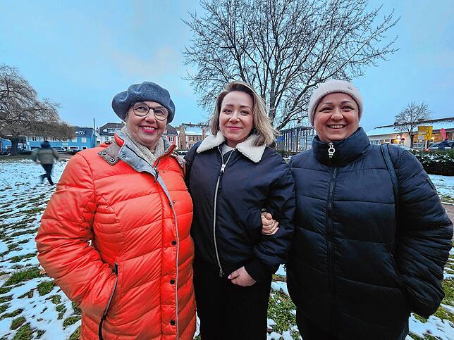Christina Suppanz mit Freundinnen aus der Ukraine.
