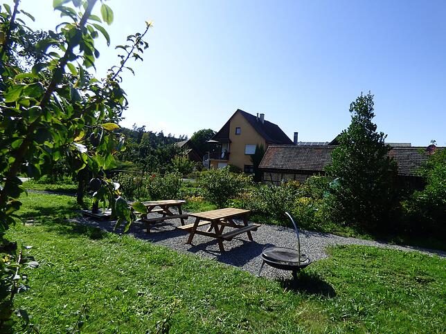 Der neu errichtete Grillplatz lädt zum gemütlichen Beisammensitzen ein.