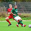 Der FC Königsfeld (Maximilian Lehmann, links) gewinnt gegen dezimierte Bräulinger (Cevher Atar) mit 3:0.