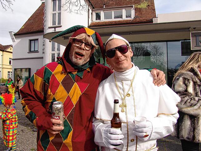 Bild 19: Dunschtig in Stefansfeld unter dem Narrenbaum