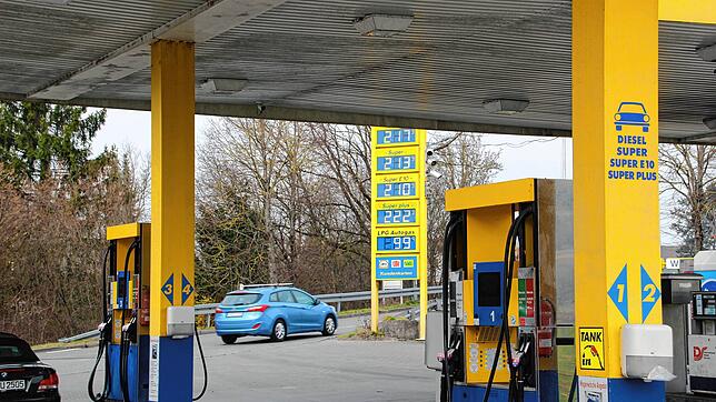 Die Preise an den Tankstellen schnellen nach oben. Das Bild zeigt die Tankstelle in Hilzingen an der Bundesstraße 314.