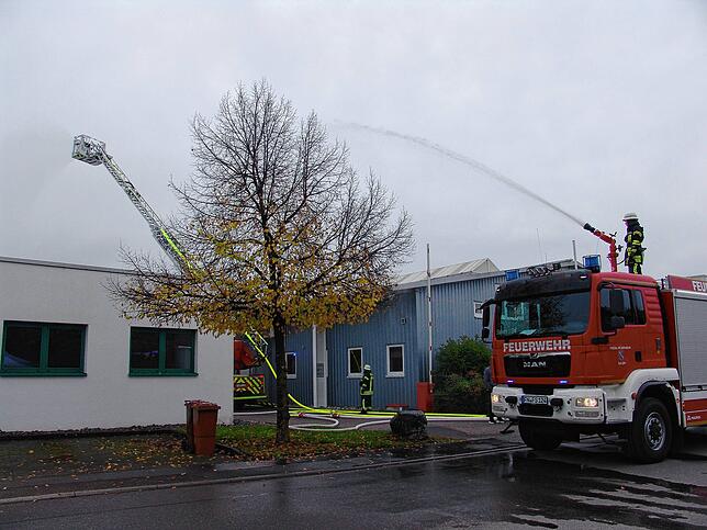 Bild 21: Feuer, Verletzte und Vermisste: Die besten Bilder von der Hauptübung der Salemer Feuerwehr