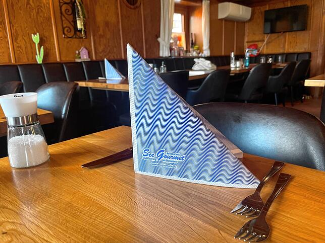 Blick in den Gastraum des Restaurants. Das See-Gourmet gehört zum Hotel Drei König.