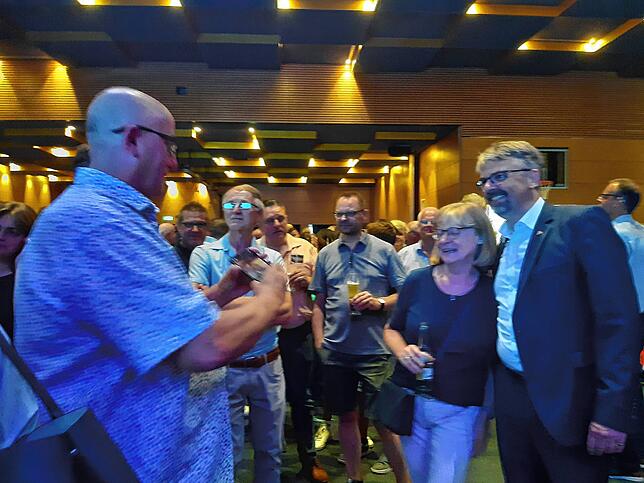 Bild 25: OB-Wahl: Das sind die Bilder der Wahlparty in der Stadthalle