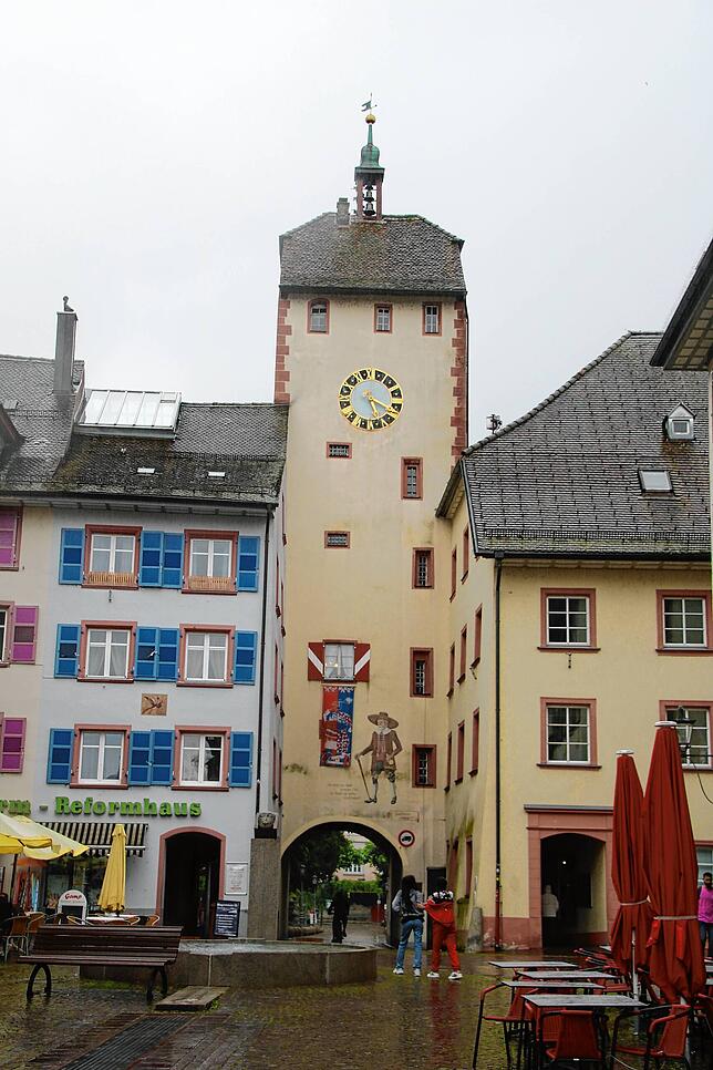 Während der Arbeiten ist die Durchfahrt durch die Tore, hier das Obere Tor, gesperrt.