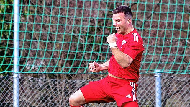 Kein seltenes Bild in den vergangenen Jahren: Angreifer Marc Kuczkowski bejubelt einen Treffer für den FC 09 Überlingen, hier im März ...