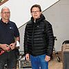 Hausmeister Helmut Maschefski und Bauunternehmer Claus Schleith (von links) beim Rundgang durch den Matthias-Claudius-Altbau. Nicht nur ...