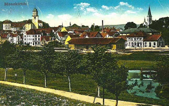 Bahnhöfe waren früher beliebte Motive auf Postkarten, denn sie standen für das Tor zur Außenwelt. Diese Aufnahme zeigt den Bahnhof mit ...