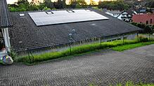 Der Bürgersaal in Dossenbach verfügt bereits über ein Solardach. Jetzt sollen energiesparende Kühlschränke angeschafft werden, fordert ...